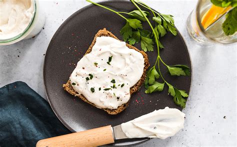 Aprende a preparar esta deliciosa receta de queso cremoso vegano