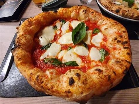 Naples Rolls Out A Fine-Tuned Dough, And The New 'Cloud Pizza' Is Born - Scott Livengood