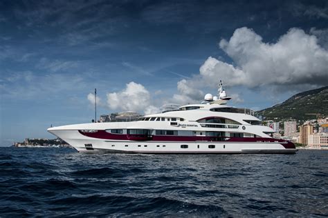 Discover our Exceptional Motor Yachts for Charter | YACHTZOO