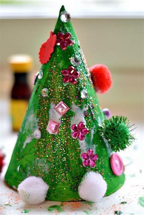 25 Easy ideas - Christmas crafts for kids with simple materials