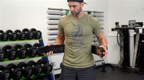 How to Wear a Weightlifting Belt: 3 Steps for the Best Results | Garage Gym Lab