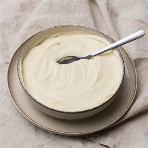 14 Best Mascarpone Cheese Substitutes, including a Homemade Mascarpone Recipe - Spatula Desserts