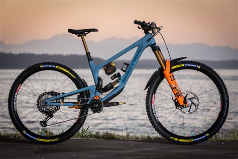 2021 Nukeproof Giga 29 Custom - Beezkneez's Bike Check - Vital MTB