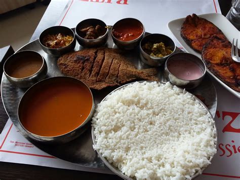 5 Thali Varieties In Mumbai You Must Try! | Curly Tales