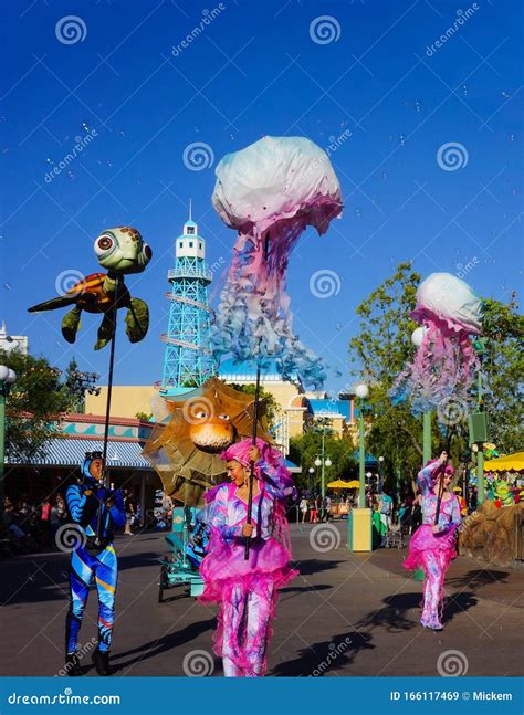 Disney Parade Nemo Pixar Characters Editorial Stock Image - Image of ...