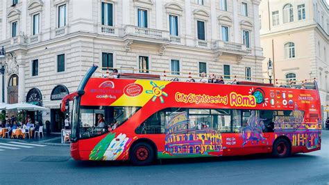 Hop-on Hop-off Buses in Rome: The 5 Best Sightseeing Tours