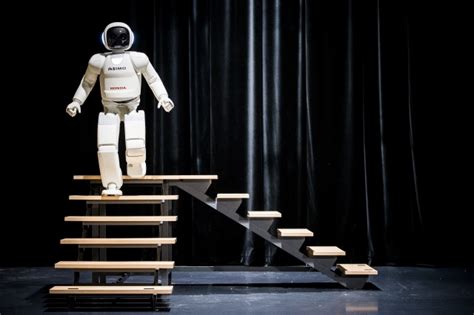 Honda’s New ASIMO Brings Robots Closer to the Mainstream