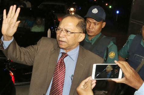 Bangladesh: Chief Justice Ousted after Resisting PM’s Demands, Memoir Says — BenarNews