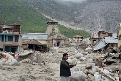 Kedarnath Temple after the Flood - Trawel India Mails