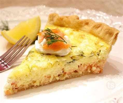 Make this easy yet elegant quiche for brunch! │Smoked Salmon & Cream ...