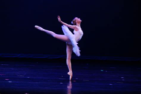 File:Ballet-Ballerina-1853.jpg - Wikipedia