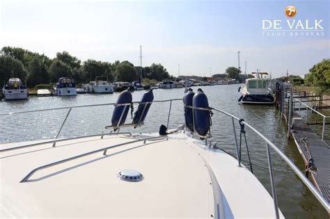 SEA RAY 380 AFT CABIN motor yacht for sale | De Valk Yacht broker