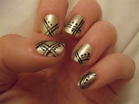 Oooooh Pretty: Gold Art Deco nails