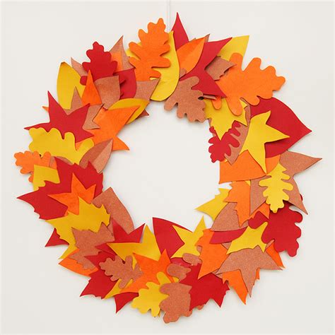 Fall Leaf Wreath | Kids' Crafts | Fun Craft Ideas | FirstPalette.com