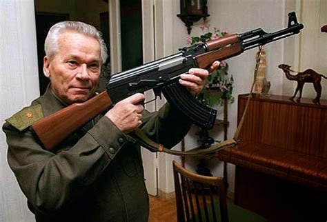 geekalia: AK-47 su inventor Mikhail Kalashnikov muere a los 94 años