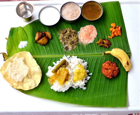 South Indian Full Meals | Lunch Menu For Guests | Thalai Vazhai Ilai ...