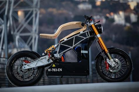 Video: French electric motorcycle claims 115-mile range | MCN