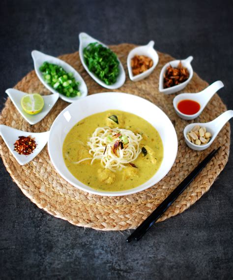 Burmese Khow Suey (Curried Noodle Soup) | MariasMenu