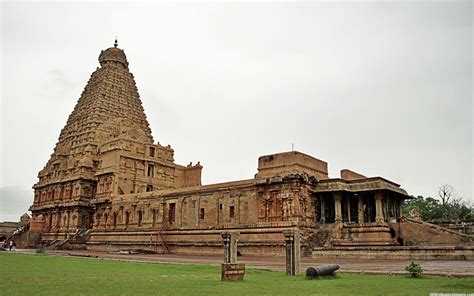 INFORMATION: Brihadeeswarar Temple-Thanjore