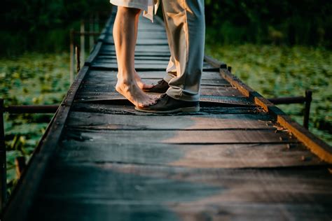 Free picture: barefoot, girlfriend, love date, love, lover, foot, boardwalk, footwear, bridge, girl