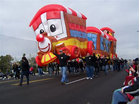 Up to Speed: Highlights from the Fiesta Bowl Parade