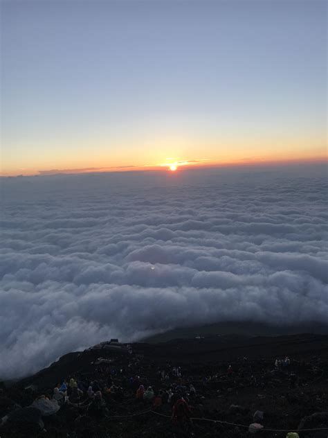 Sunrise on Mt Fuji : r/japanpics