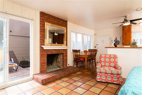 Single With Private Deck | The Sea View Inn | Manhattan Beach, California