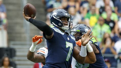 Pete Carroll nombra a Geno Smith como mariscal de campo titular de los Seahawks - Espanol News