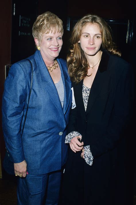 Julia Roberts' Mother Betty Lou Motes Has Died at Age 80 - Closer Weekly