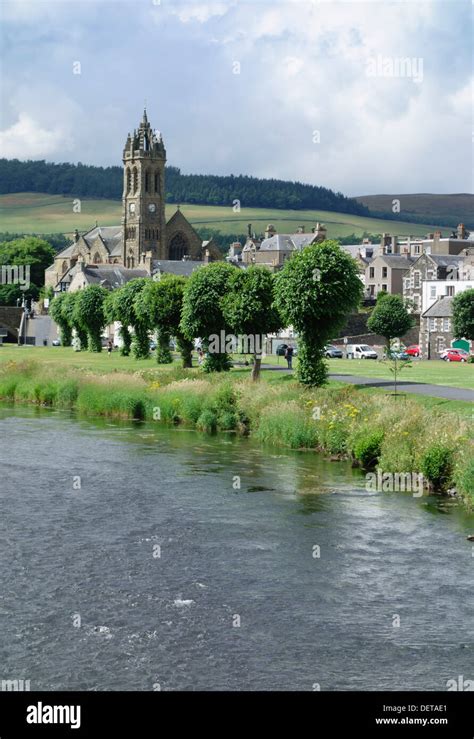 Peebles scotland town river tweed hi-res stock photography and images ...