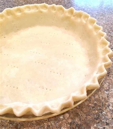 Homemade Flaky Pie Crust Recipe | Norine's Nest