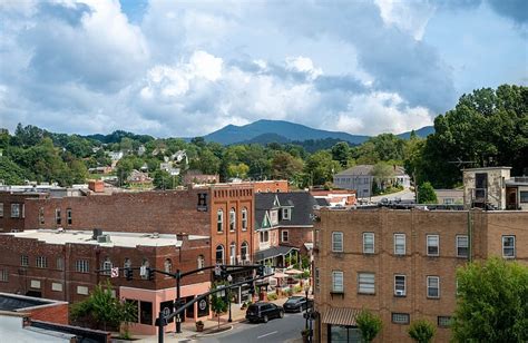 Take a road trip: Waynesville, North Carolina, offers bustling downtown amid the mountains ...