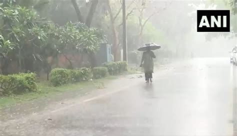 Fresh rain spell in Delhi, weather office predicts more showers