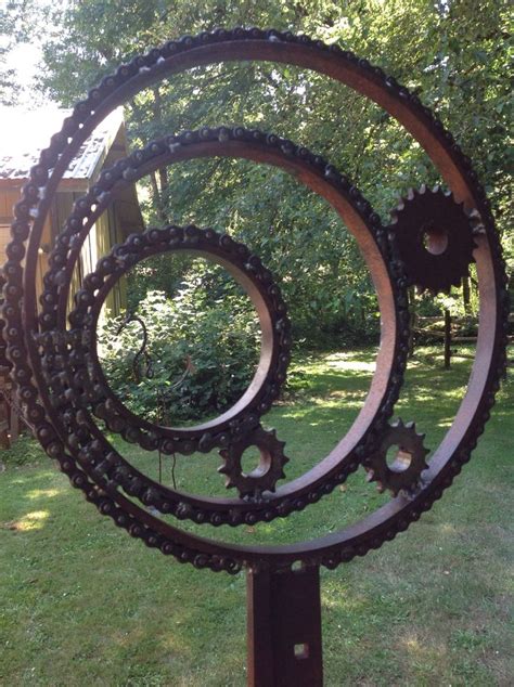 19 Creative DIY Rusted Metal Projects To Beautify Your Yard