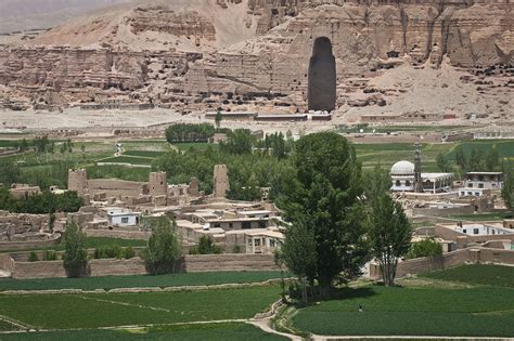 File:Bamyan Valley in 2012.jpg - Wikipedia