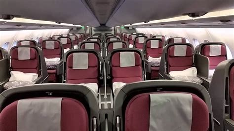 Qantas A380 cabin walkthrough - upper deck - YouTube