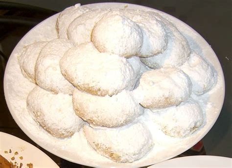 Kourampiedes (Powdered Sugar Rosewater Butter Cookies) - My Greek Dish