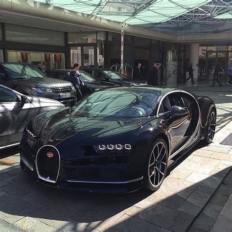 Absolutely love this Bugatti Chiron it is the most stunning car I have to say and especially in ...