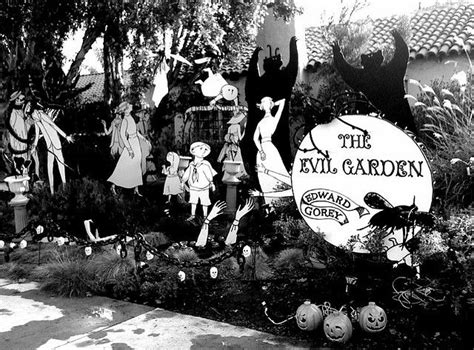 Edward Gorey Halloween house Halloween Pictures, Halloween Make, Halloween Horror, Halloween ...