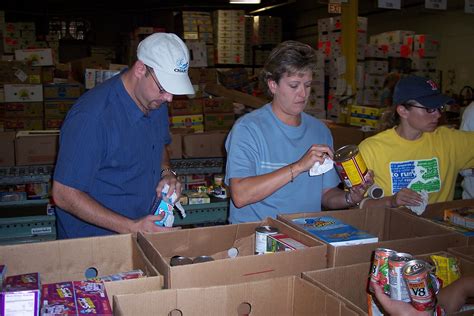 Food Bank Volunteers ! - Community Service Photo (23892211) - Fanpop