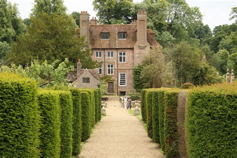 Groombridge Place © Richard Croft cc-by-sa/2.0 :: Geograph Britain and Ireland