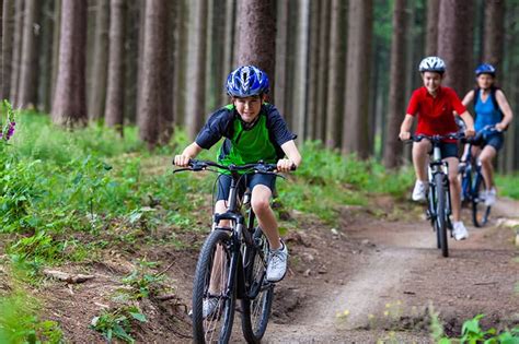 Best Mountain Bikes For 12 Year Old Boys (Top 5) - Outdoor Motives