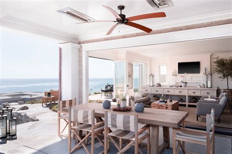 Stunning Beach House With More Pleasure | HomeMydesign