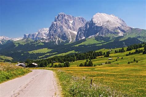 A Guide to Hiking in the Beautiful Alpe di Siusi Italy • Wander Your Way