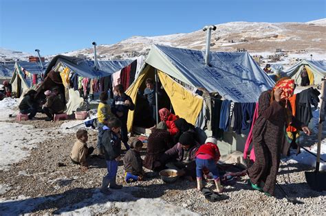 Syrian refugees cut off from news, but it's changing - Humanosphere