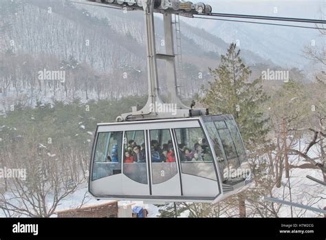 Cable Car in Seoraksan Stock Photo - Alamy