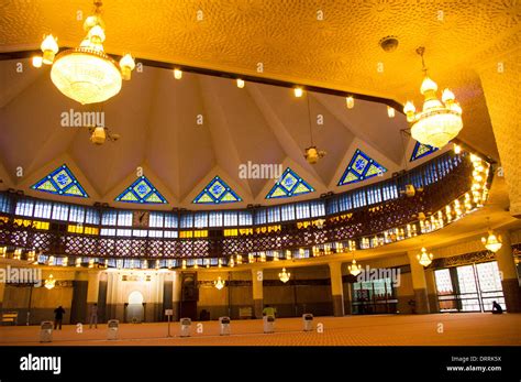 interior of national mosque of Malaysia Stock Photo - Alamy