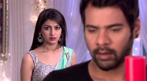 Kumkum Bhagya 25th October 2016 full episode written update: Abhi wants Pragya to select his ...