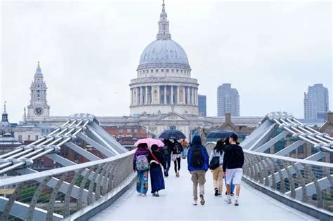 London weather: Met Office issues amber weather warning as Storm Eunice to batter capital with ...