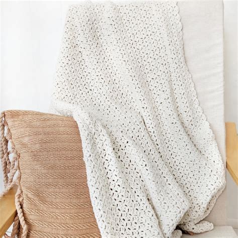 Easy One-Stitch Repeat Crochet Blanket - Jewels and Jones